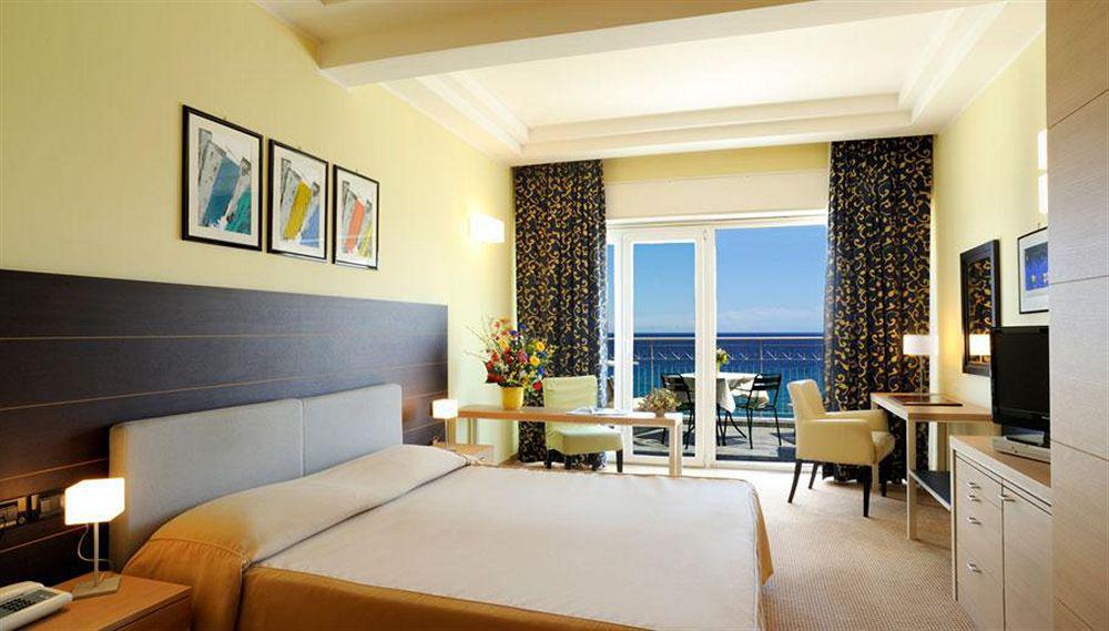 Grand Hotel Spiaggia Alassio Ngoại thất bức ảnh