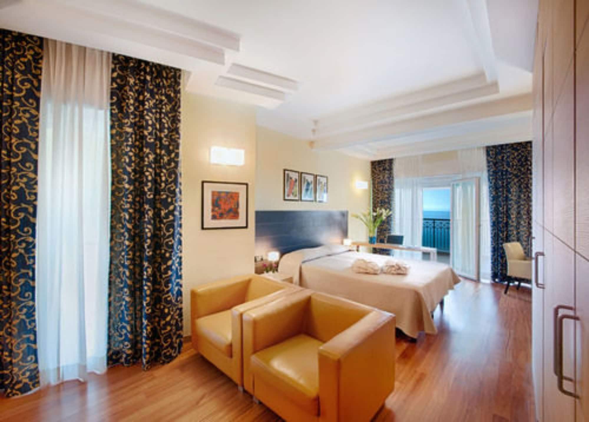 Grand Hotel Spiaggia Alassio Ngoại thất bức ảnh