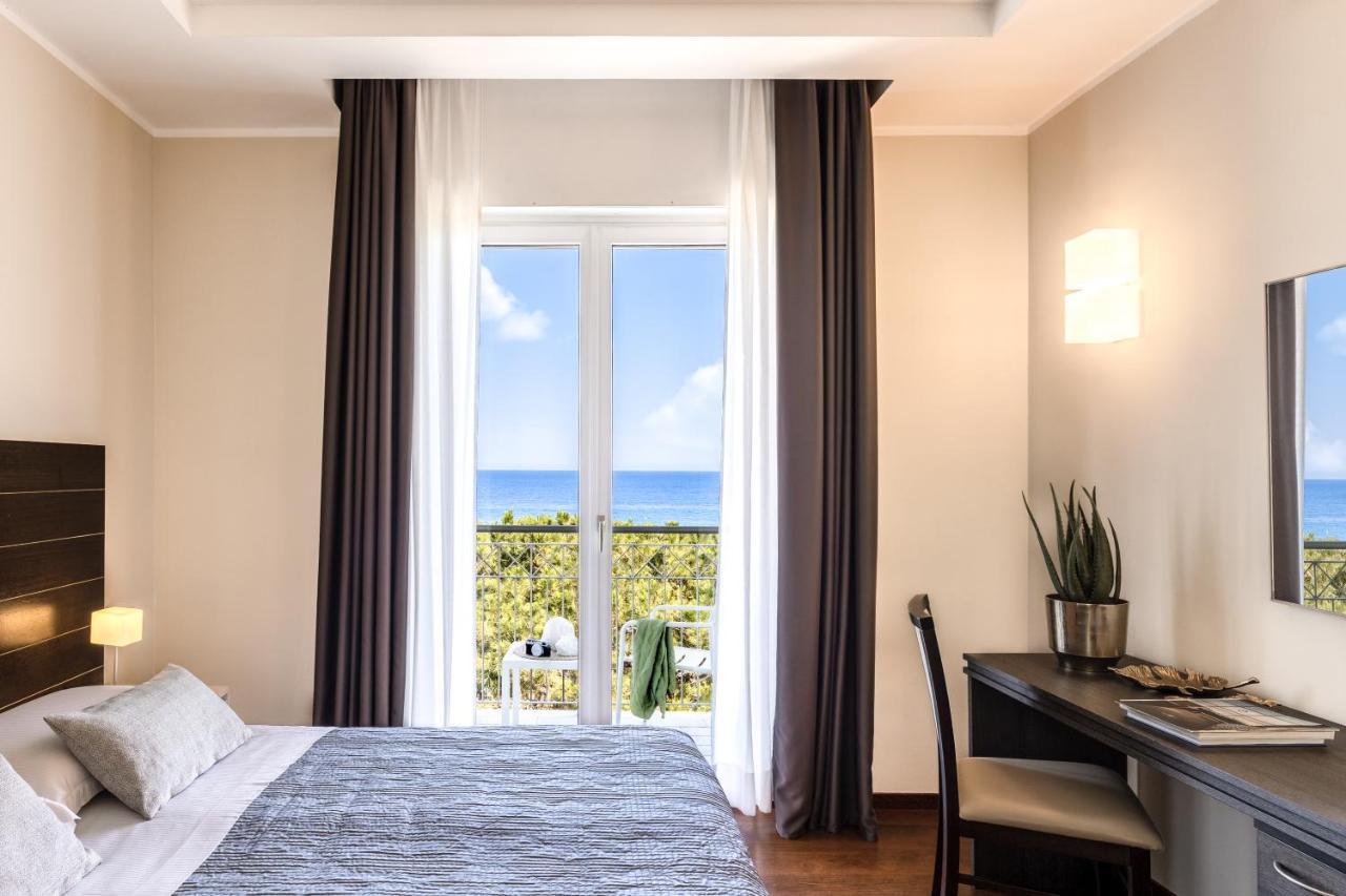 Grand Hotel Spiaggia Alassio Ngoại thất bức ảnh