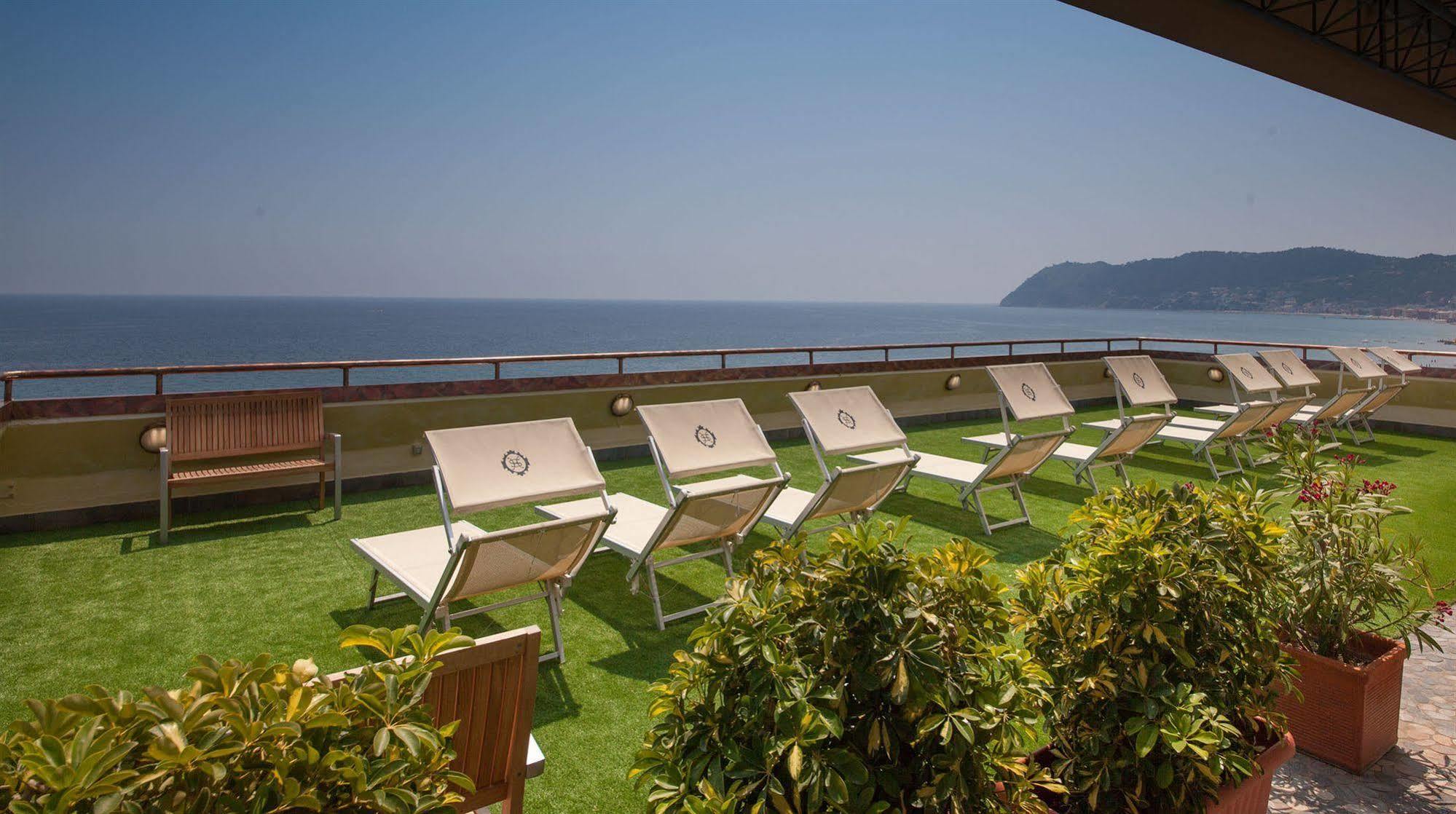 Grand Hotel Spiaggia Alassio Ngoại thất bức ảnh